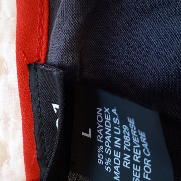 Keyhole Back Tank Top - Picture 5 of 5